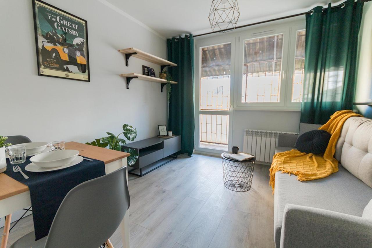 Golden - Cozy Studio Butas